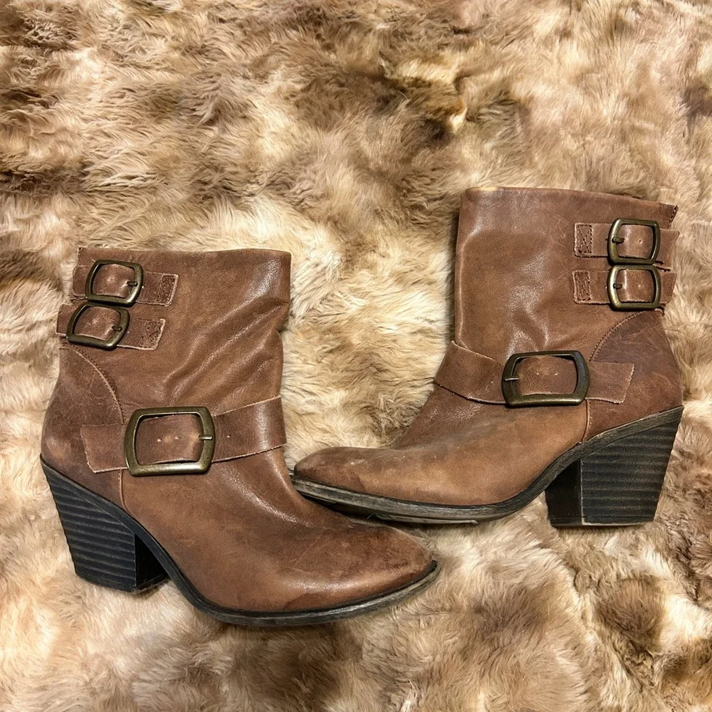 3/$10 🏷️ *LAST CHANCE!*  Lucky Brand Ankle Boots with Buckle - Picture 2 of 14